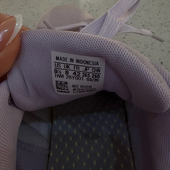 adidas Women's Low-Top Sneakers in Light Lavender and White - Picture 5 of 5